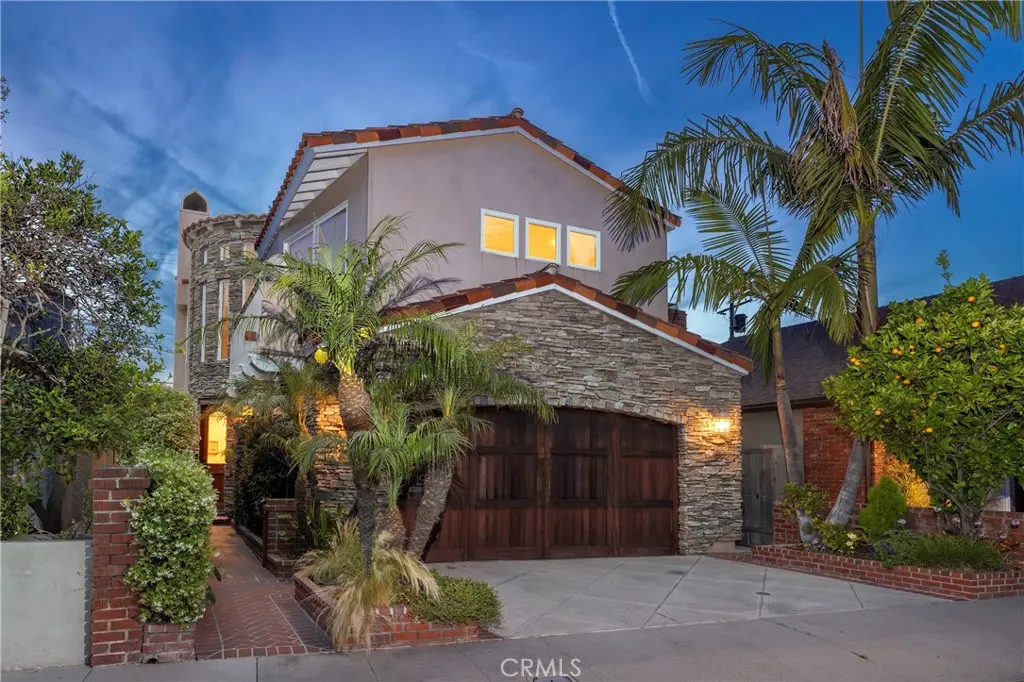Single Family Residence for sale at 19 Geneva, Long Beach, CA featuring 4 beds and 4 baths