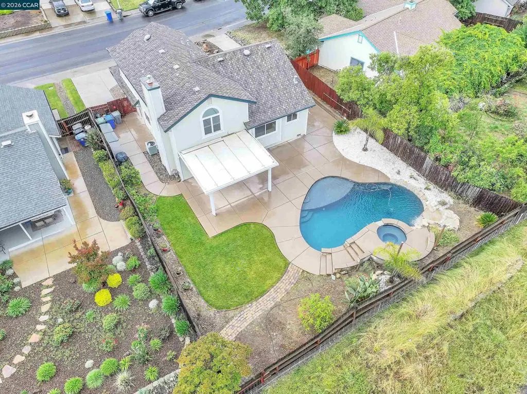 Single Family Residence for sale at 196 Bittercreek Dr, Folsom, CA featuring 4 beds and 3 baths