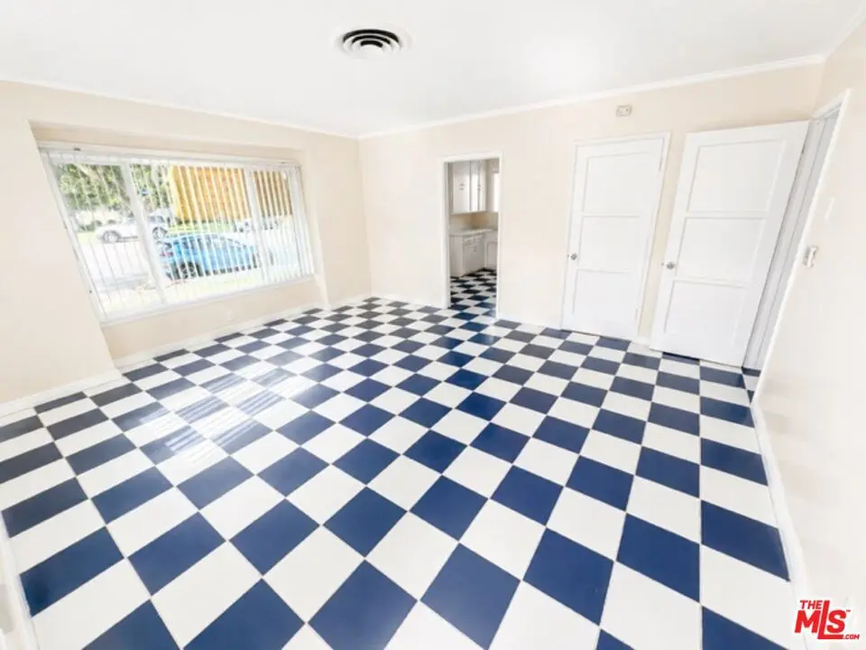 13450 Burbank Boulevard, Sherman Oaks, CA — listing photo 1