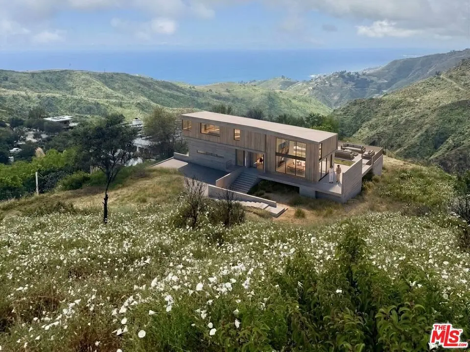 62 Tuna Canyon Road, Topanga, CA — listing photo 1
