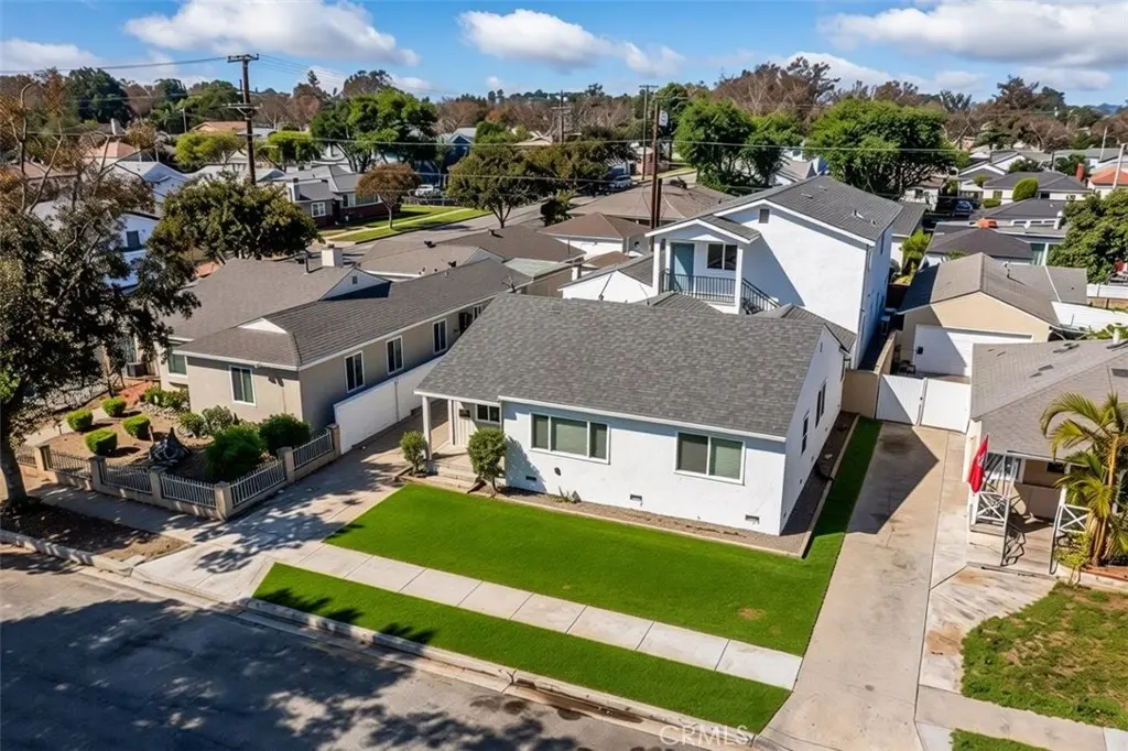 Triplex for sale at 6025 Bellflower, Lakewood, CA featuring 10 beds and 6 baths