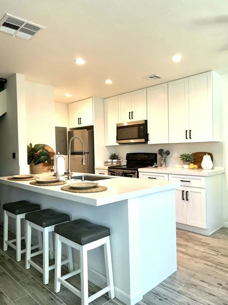 Residential Lease for rent at 72619 Thrush Road 2, Palm Desert, Riverside County, CA featuring 2 beds and 1 bath
