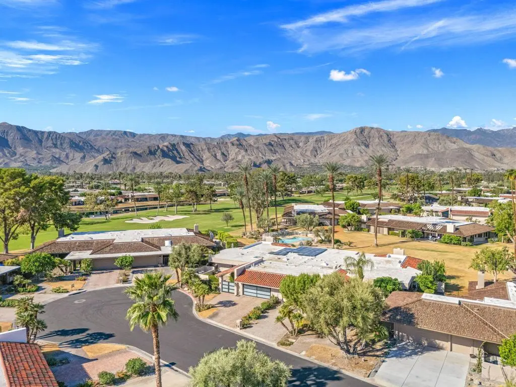 Single Family Residence for rent at 10 Whittier Court, Rancho Mirage, CA featuring 3 beds and 3 baths