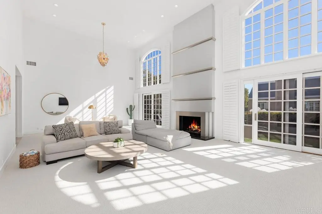 Townhouse for rent at 7429 Via De Fortuna, Carlsbad, CA featuring 3 beds and 3 baths