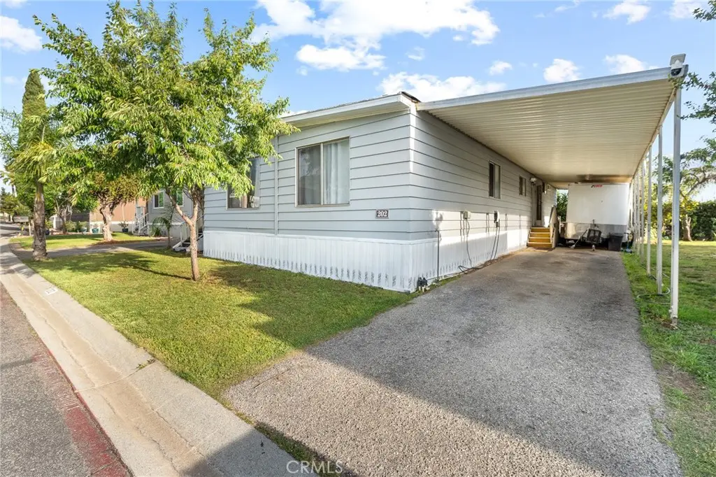 1425 Cherry Ave 202, Beaumont, CA — listing photo 1
