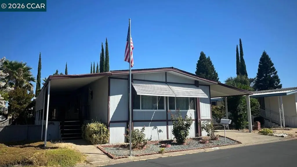 Manufactured In Park for sale at 367 Ravine Cir, Rancho Cordova, CA featuring 2 beds and 2 baths