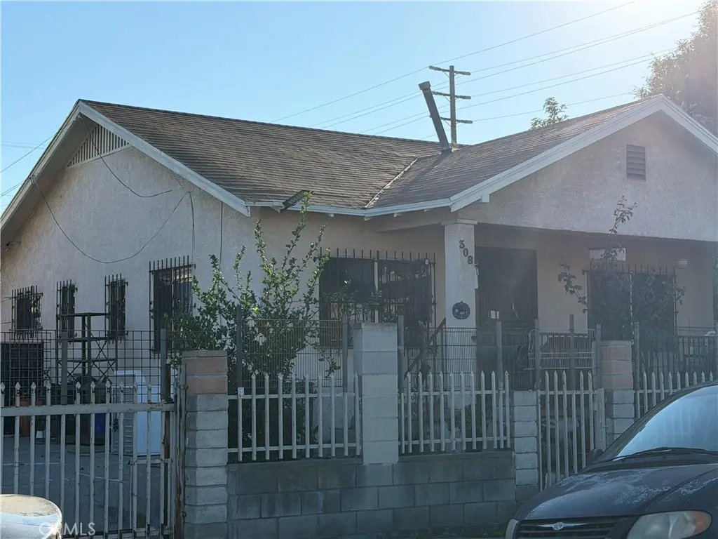 Single Family Residence for sale at 308 E 65th, Los Angeles, CA featuring 2 beds and 1 bath