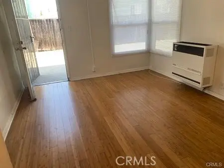 Residential Lease for rent at 3968 Arlington Avenue 1/4, Los Angeles, Los Angeles County, CA featuring 1 bed and 1 bath