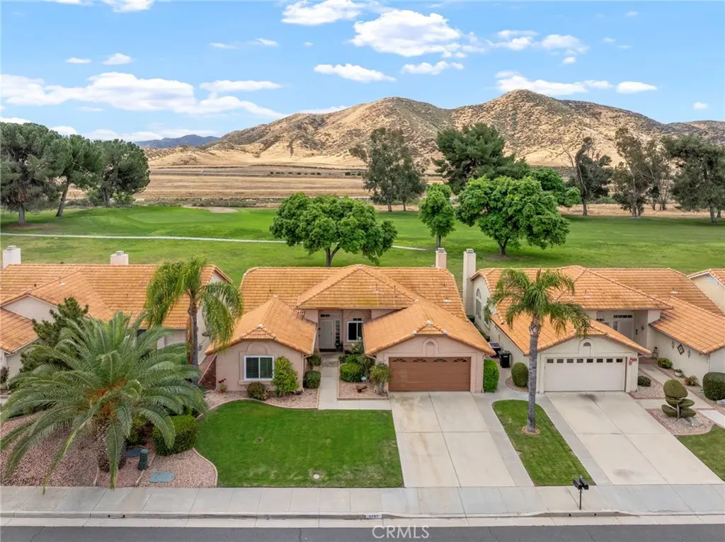 Single Family Residence for sale at 2767 Banyan Tree, Hemet, CA featuring 3 beds and 2 baths