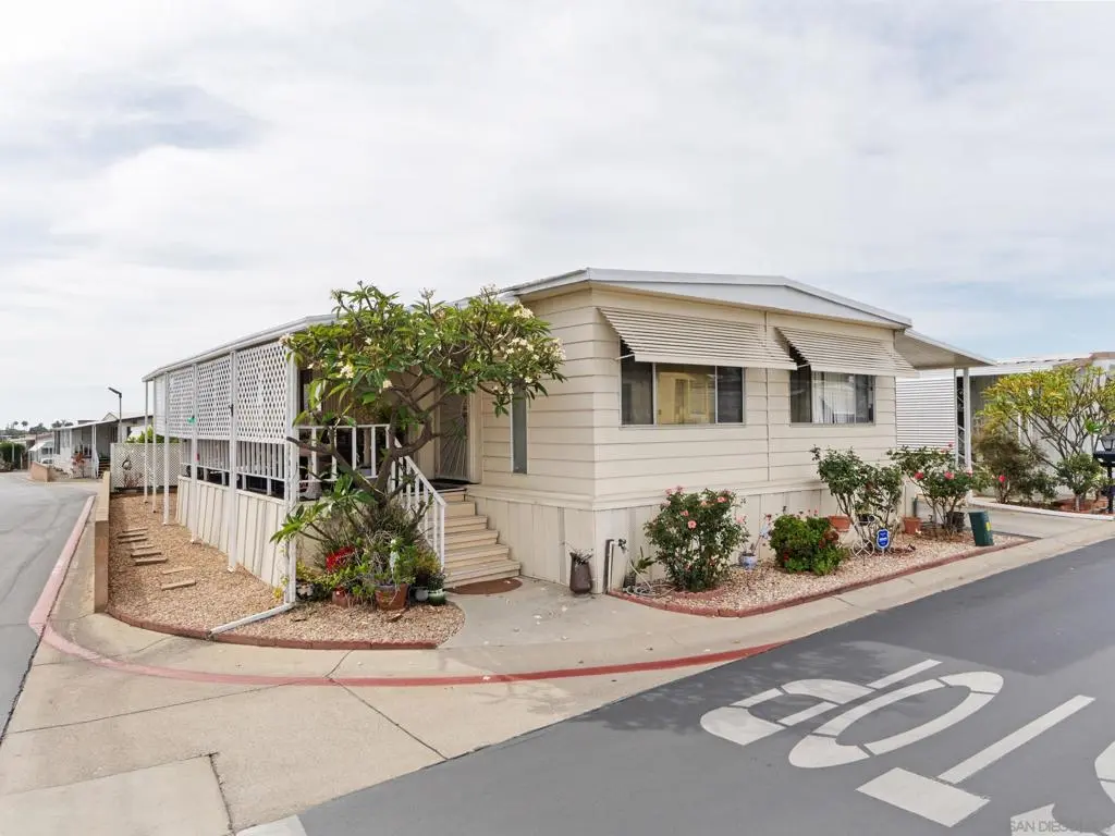 1506 Oak Drive 34, Vista, CA — listing photo 1