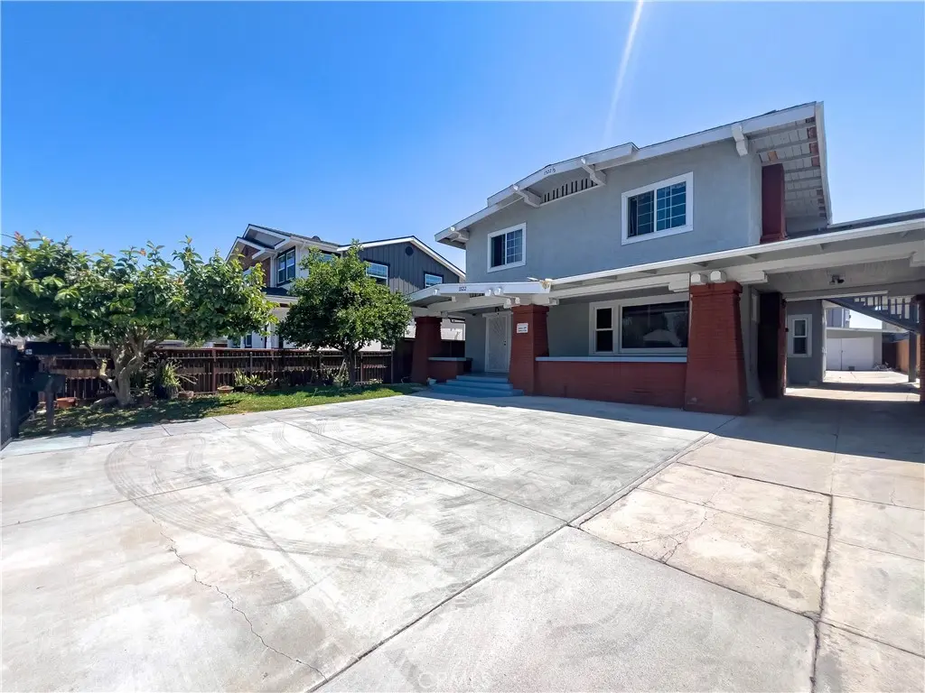 Duplex for sale at 1522 5th Avenue, Los Angeles, CA featuring 6 beds and 4 baths