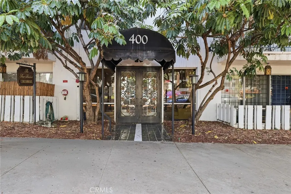 Condominium for sale at 400 S La Fayette Park 315, Los Angeles, CA featuring 2 beds and 2 baths
