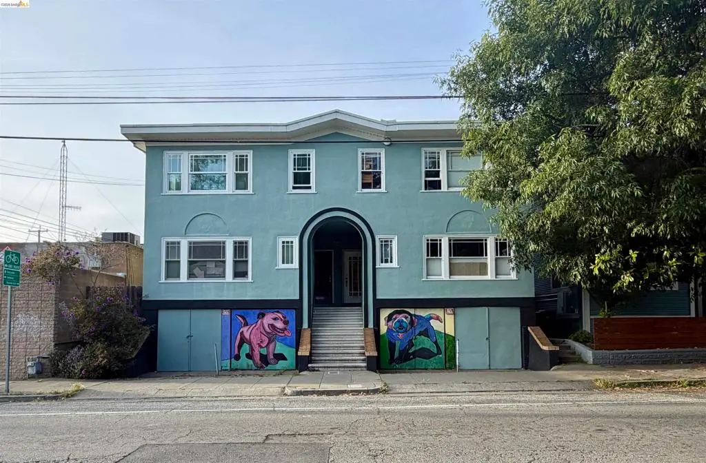Condominium for sale at 594 55Th St, Oakland, CA featuring 2 beds and 1 bath