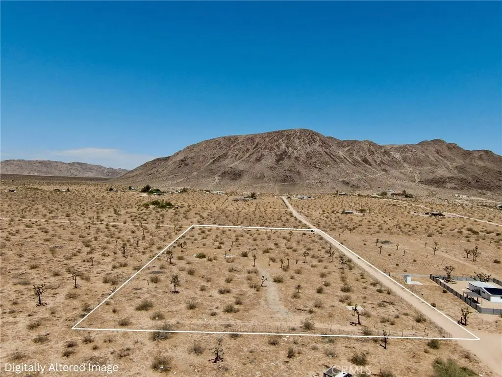1903 Osgood Avenue, Landers, CA — listing photo 1