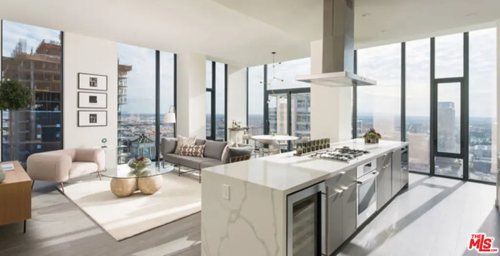 Residential Lease for rent at 801 S OLIVE Street PH 8, Los Angeles, Los Angeles County, CA featuring 3 beds and 3 baths
