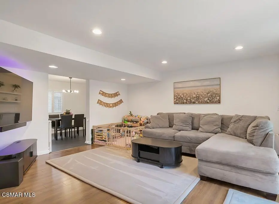 13960 Oxnard Street, Valley Glen, CA — listing photo 1