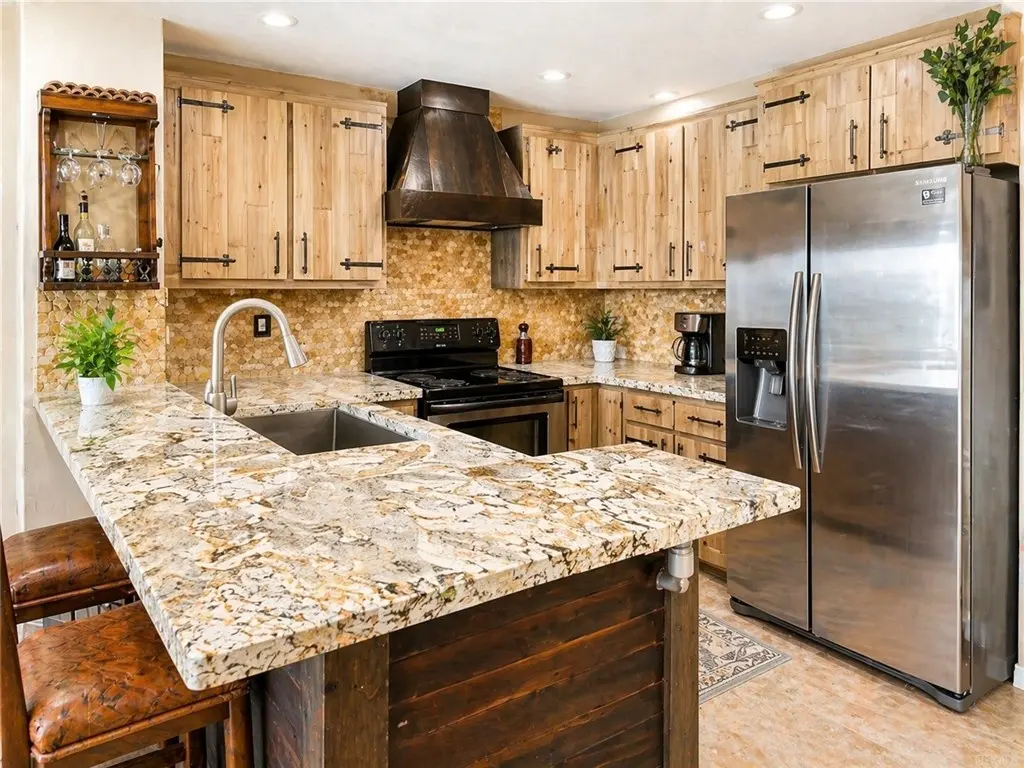 25023 Peachland Avenue 253, Newhall, CA — listing photo 1