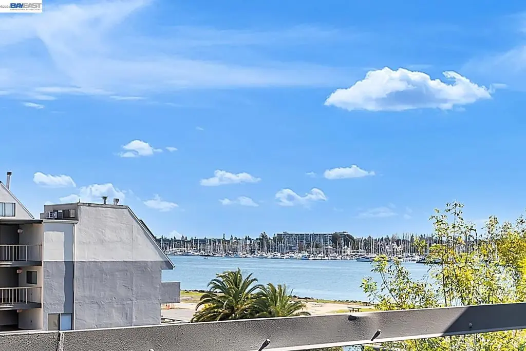 Condominium for sale at 7 Embarcadero 312, Oakland, CA featuring 2 beds and 2 baths