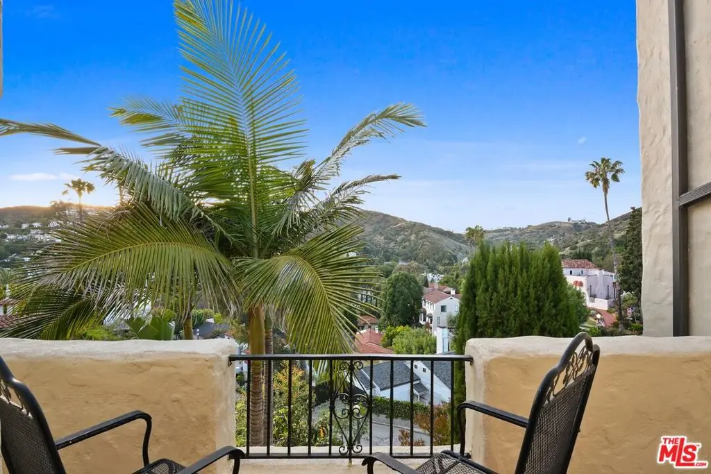 Residential Lease for rent at 6717 Whitley Terrace, Los Angeles, Los Angeles County, CA featuring 4 beds and 5 baths