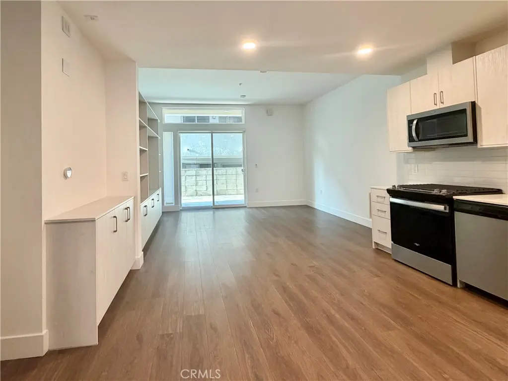 709 E Walnut Street 222, Pasadena, CA — listing photo 1