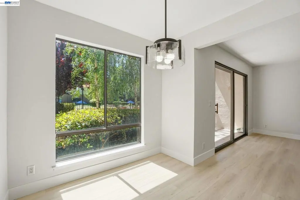 Condominium for sale at 460 N Civic Dr 106, Walnut Creek, CA featuring 2 beds and 1 bath