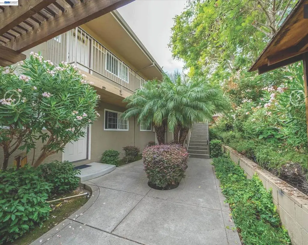 Residential Income for sale at 106 E K St, Benicia, CA