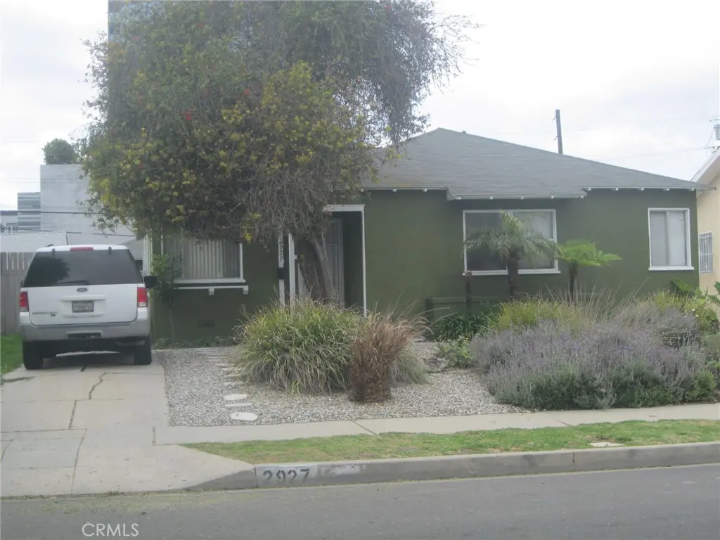 Single Family Residence for sale at 2927 S Genesee Avenue, Los Angeles, CA featuring 5 beds and 3 baths