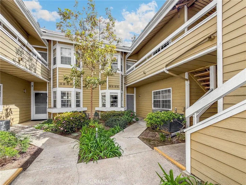 Condominium for rent at 3740 S Bear F, Santa Ana, CA featuring 2 beds and 2 baths