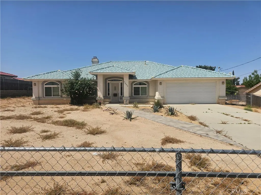 7602 Newhall Avenue, Hesperia, CA — listing photo 1
