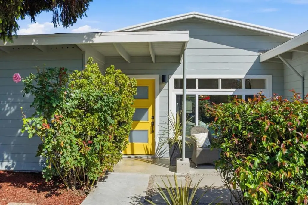 1140 Almanor Avenue, Menlo Park, CA — listing photo 1