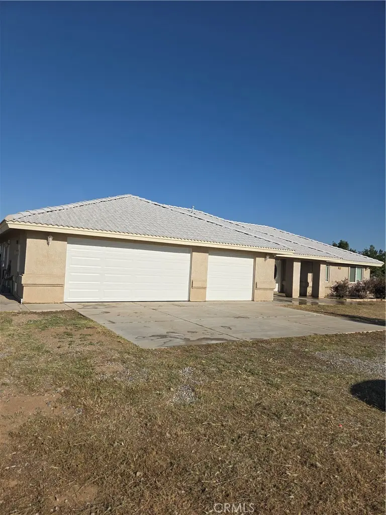 10141 Rochester, Phelan, CA — listing photo 1