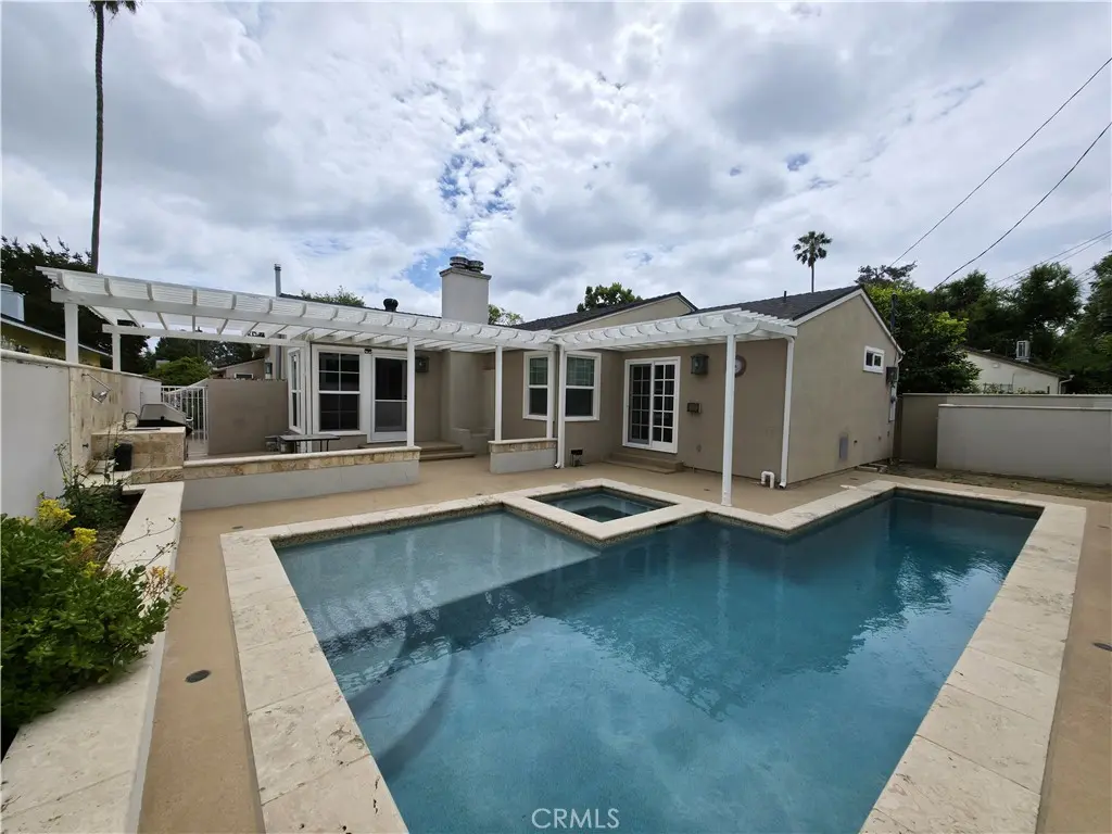 5339 Veloz Avenue, Tarzana, CA — listing photo 1