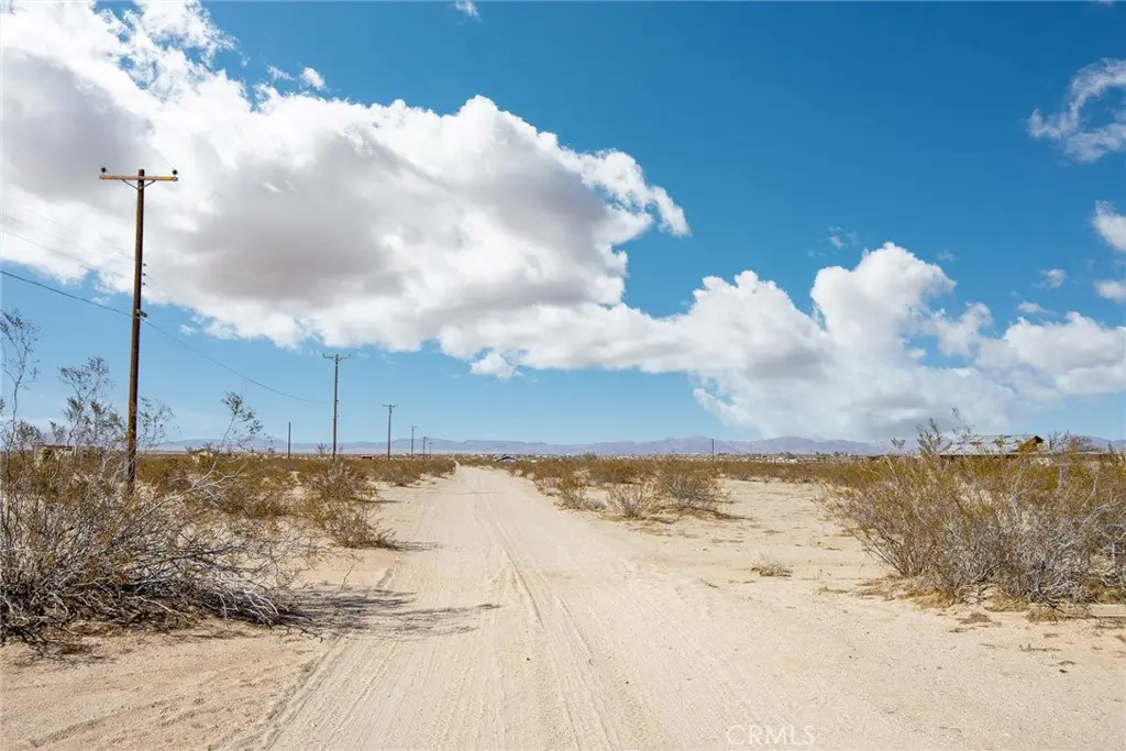 1400 Learco Way, Joshua Tree, CA — listing photo 1