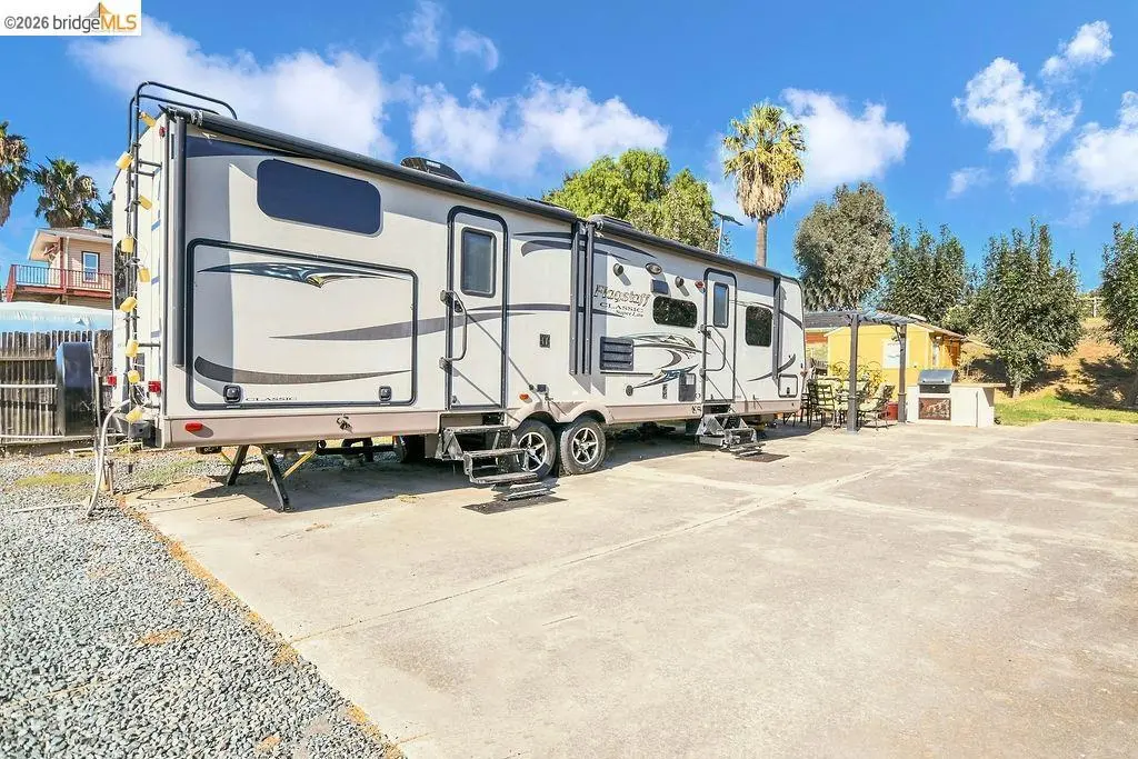 4960 Sandmound Boulevard, Oakley, CA — listing photo 1