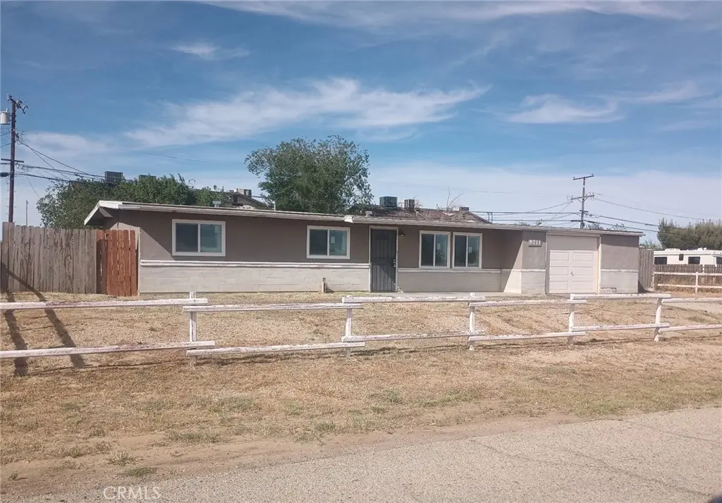 Single Family Residence for sale at 8711 Aspen, California City, CA featuring 3 beds and 1 bath