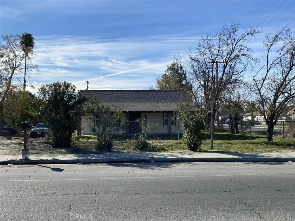 Single Family Residence for sale at 802 E Main Street, San Jacinto, CA featuring 2 beds and 1 bath
