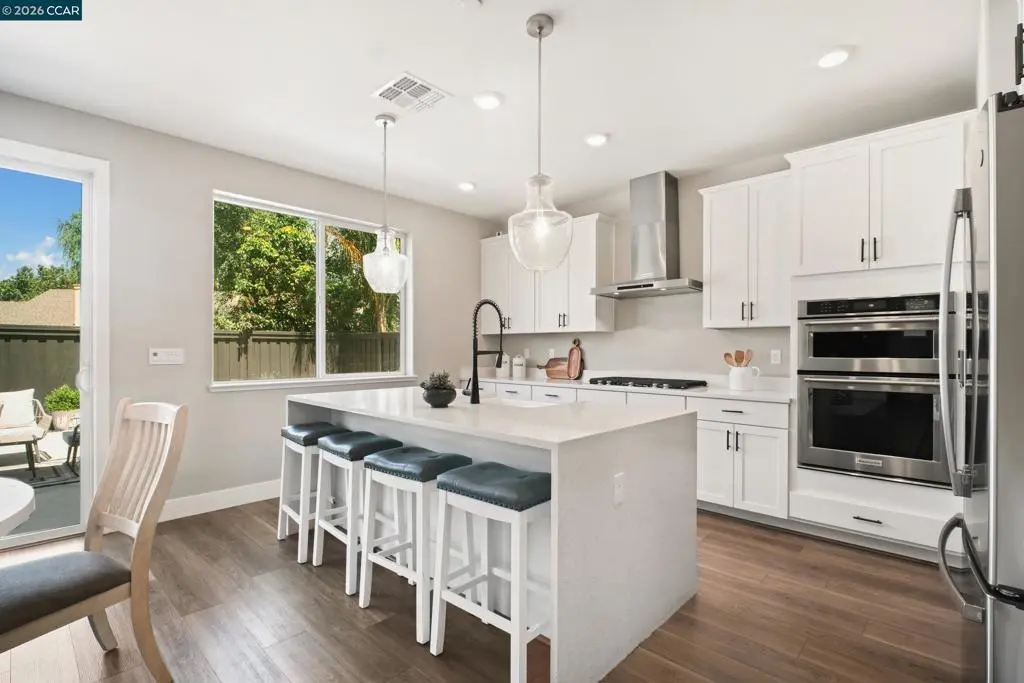 Single Family Residence for sale at 163 Canary Creek Way, Brentwood, CA featuring 5 beds and 5 baths