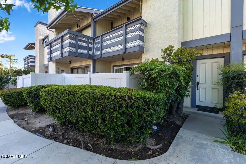 Townhouse for sale at 2831 Tapo Street, Simi Valley, CA featuring 3 beds and 3 baths