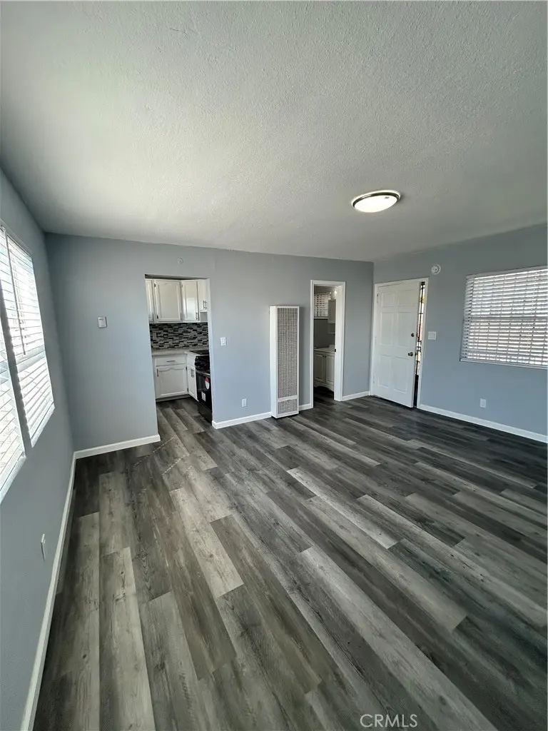 Residential Lease for rent at 6517 1/2 Avalon Boulevard 4, Los Angeles, Los Angeles County, CA and 1 bath