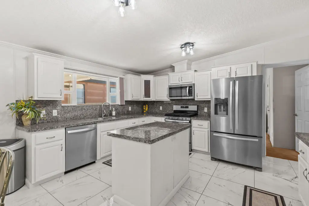 35461 Mexico Way, Thousand Palms, CA — listing photo 1
