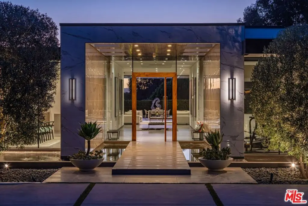 Single Family Residence for rent at 2002 LOMA VISTA Drive, Beverly Hills, CA featuring 5 beds and 9 baths