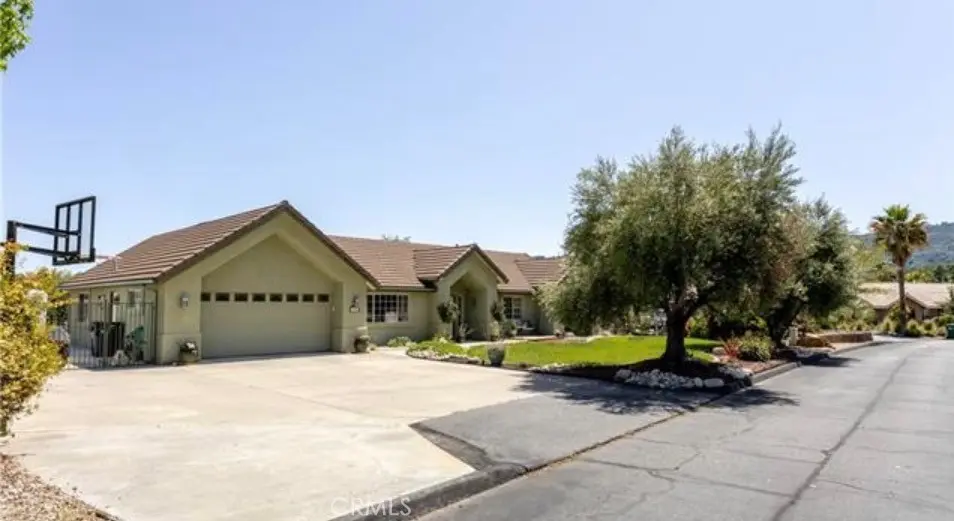 Single Family Residence for sale at 155 Eagle Creek Court, Atascadero, CA featuring 3 beds and 2 baths