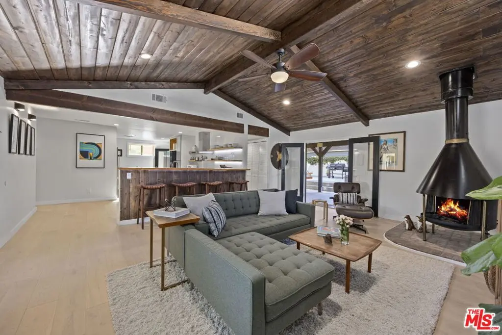 Single Family Residence for rent at 251 N Encinal Avenue, Ojai, CA featuring 3 beds and 2 baths