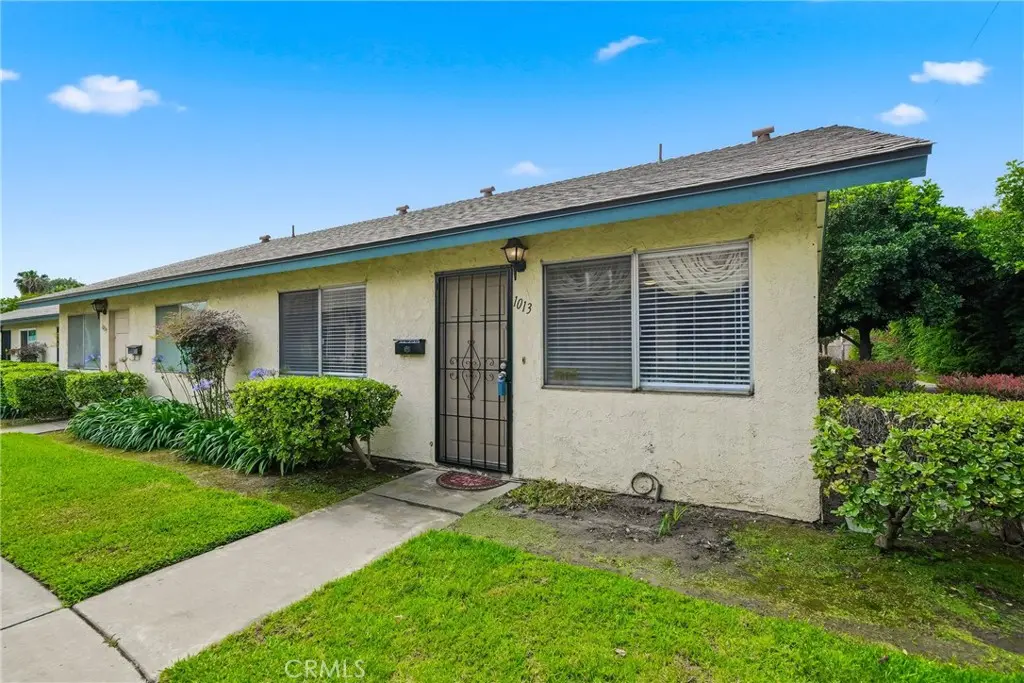 Condominium for sale at 1013 Seaview, Placentia, CA featuring 2 beds and 1 bath