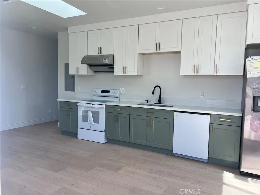 Residential Lease for rent at 1642 W 215th, Torrance, Los Angeles County, CA featuring 3 beds and 1 bath