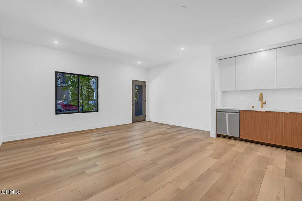 Condominium for sale at 139 S Oak Knoll Avenue 101, Pasadena, CA featuring 1 bed and 1 bath
