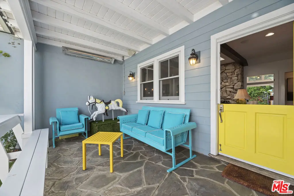 Residential Lease for rent at , Los Angeles, Los Angeles County, CA featuring 3 beds and 3 baths