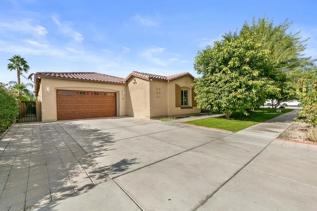Residential Lease for rent at 46211 Roadrunner Lane, La Quinta, Riverside County, CA featuring 4 beds and 3 baths