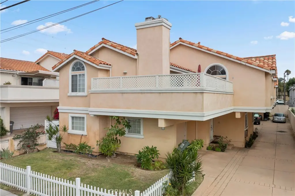 Townhouse for sale at 2517 Rockefeller B, Redondo Beach, CA featuring 3 beds and 3 baths