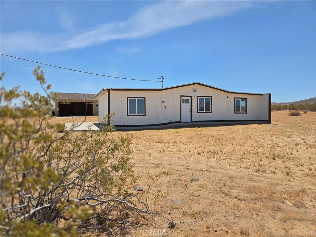 60033 Sespe, Landers, CA — listing photo 1